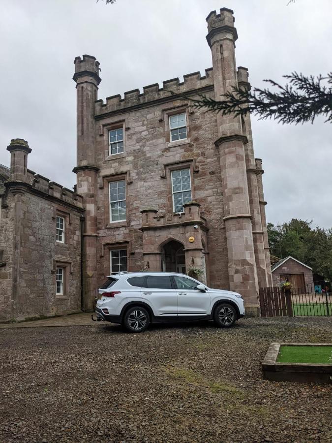 Langhouse Castle Bed And Breakfast Inverkip Exteriér fotografie